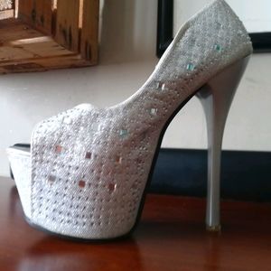 WBFF Bikini/ Diva High Heels